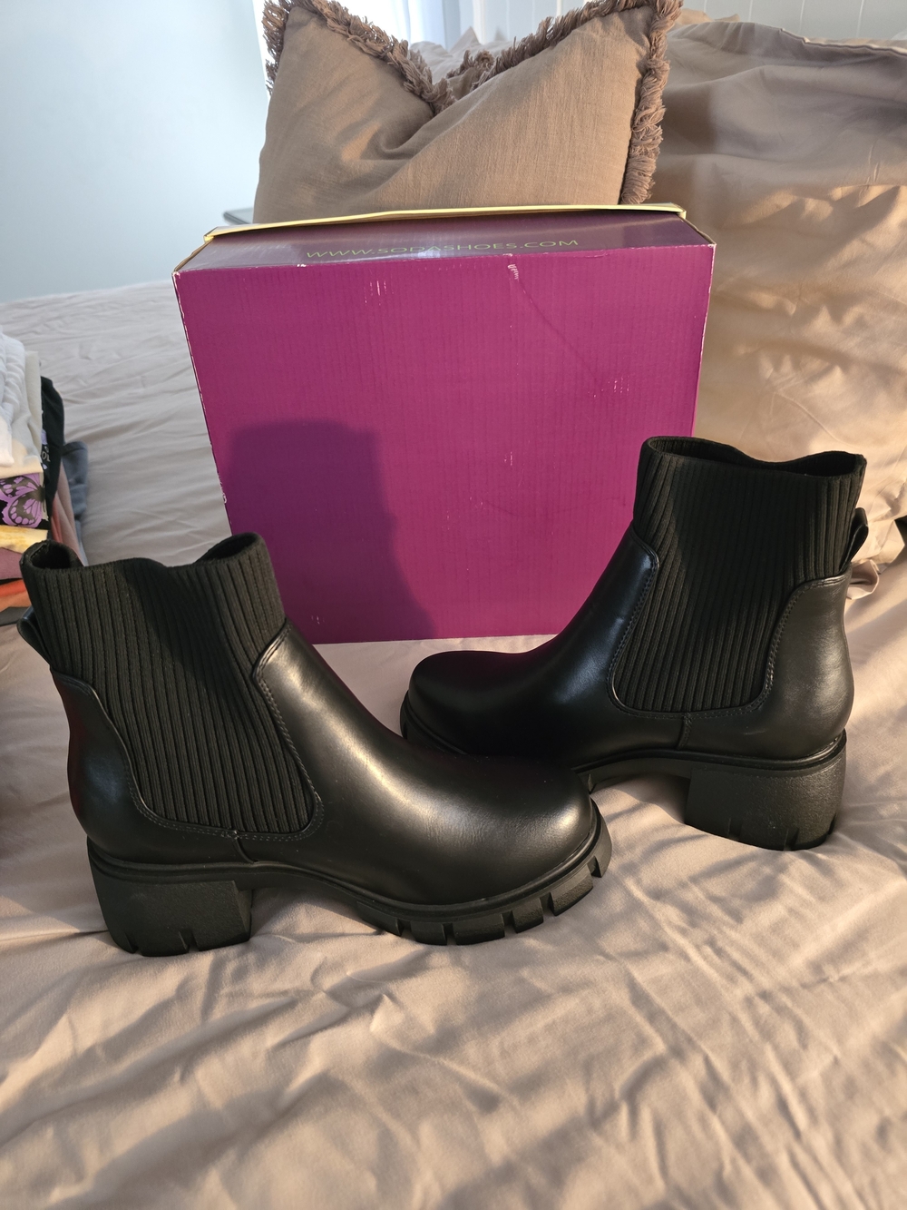 NWOT Women's Black Soda Boot